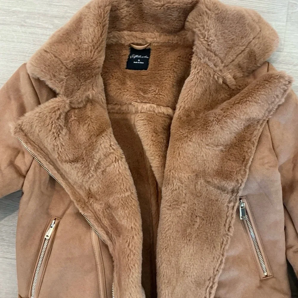 Red Dress Boutique Camel Teddy Jacket - Picture 3 of 3